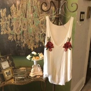 WHITE RED ROSE TANK TOPS SIZE S